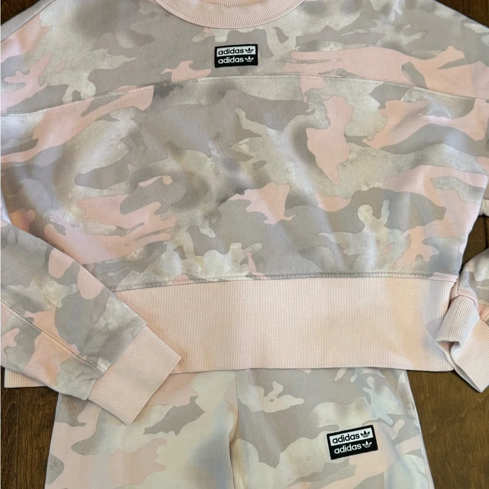 Adidas Pink Camo Sweatshirt and leggings set - Picture 2 of 10